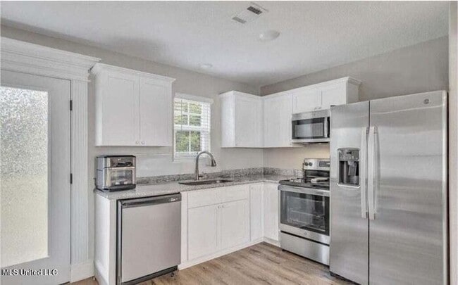 Building Photo - 13227 Willow Oak Cir