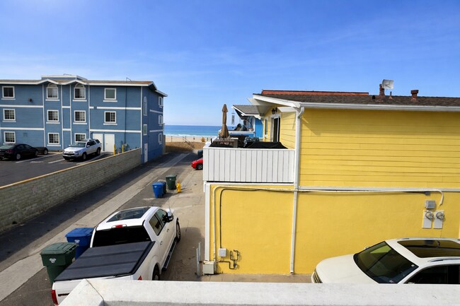 Building Photo - 1145-1149 Montauk Lane