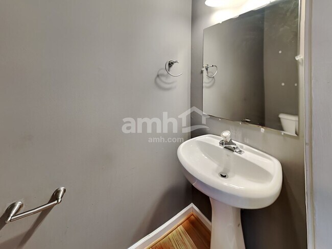 Building Photo - 7041 Calderwood Dr