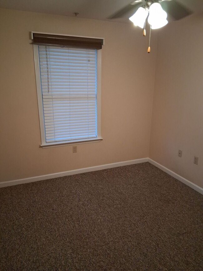 Building Photo - Laurel Station #307 - 3bed/2bath with awesome views of Laurel Avenue! $3000 monthly rent includes...
