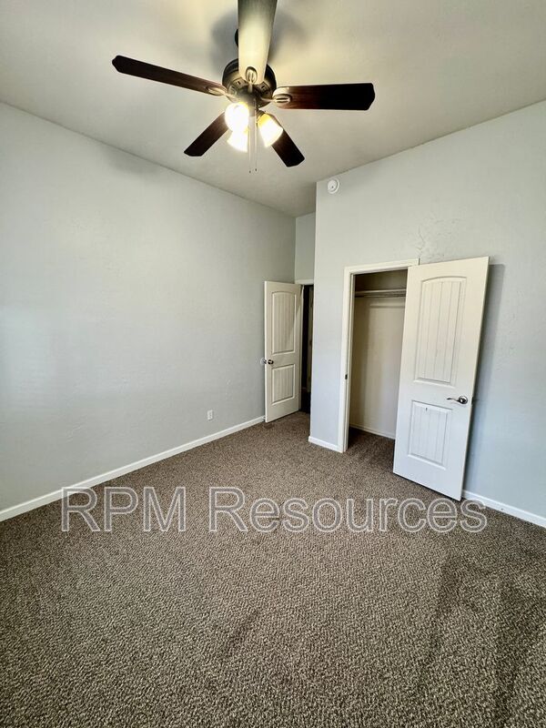 Building Photo - 8205 NW 83rd Terrace