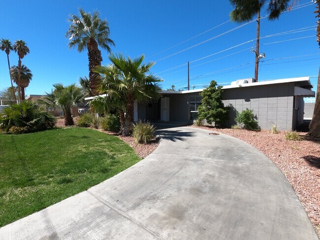 Building Photo - SINGLE-STORY HOME | NEWLY RENOVATED | SAHARA & EASTERN | CENTRAL LAS VEGAS