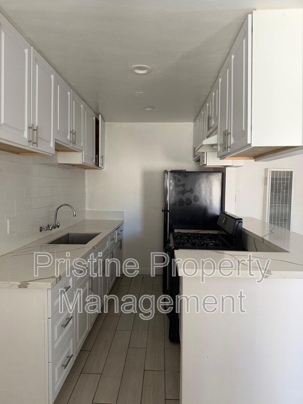 Building Photo - 16439 California St