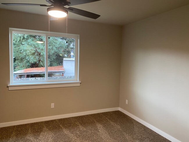 Building Photo - Brand New 2 Bedroom House in Green!