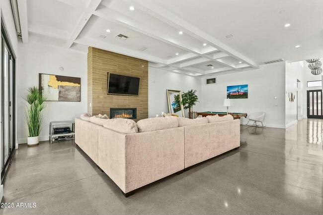 Building Photo - 7861 E Vía Marina