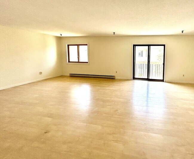 Building Photo - Hills Garden Condo Association - comfort and convenience perfectly situated between Downtown Burl...