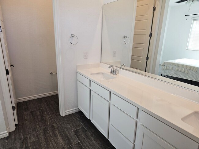 Building Photo - Summerlin West Community!!