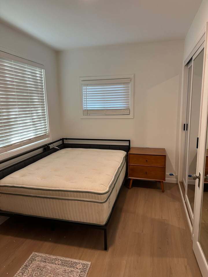 Building Photo - 22 Central Dr