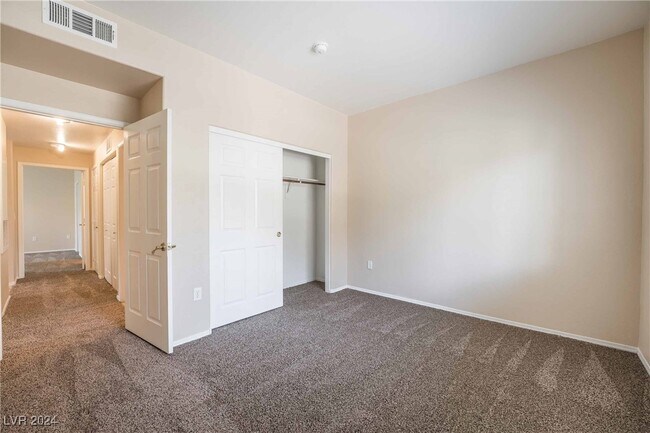 Building Photo - 1050 E Cactus Ave