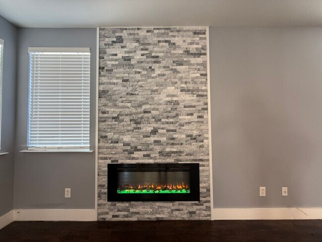 Building Photo - EPIC REA - Fully Renovated 5BR/3BA Home in Lone Tree Estates