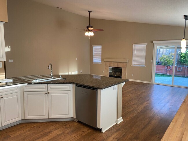 Building Photo - INCREDIBLY RARE & IMMACULATE 4 BEDROOM SIN...