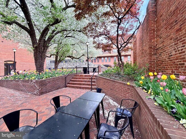 Building Photo - 1080 Wisconsin Ave NW