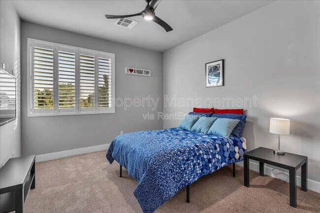 Building Photo - 1111 E Missouri Ave