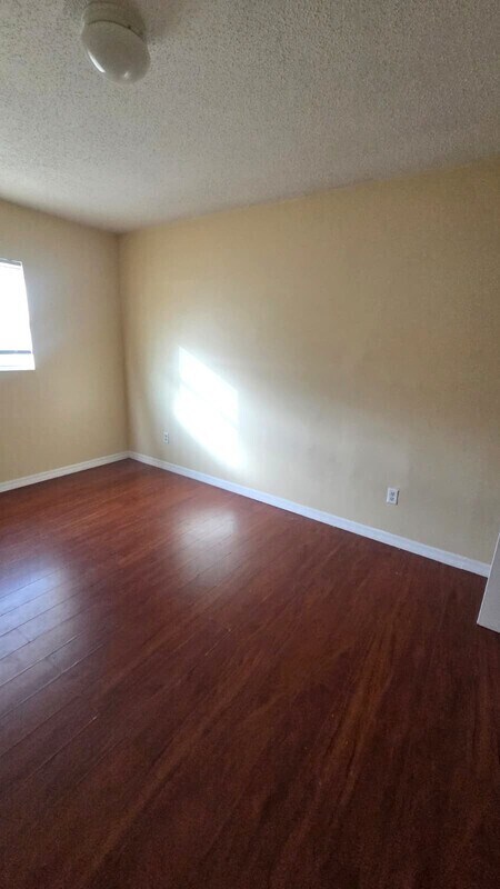 Building Photo - 34 S Ortman Dr