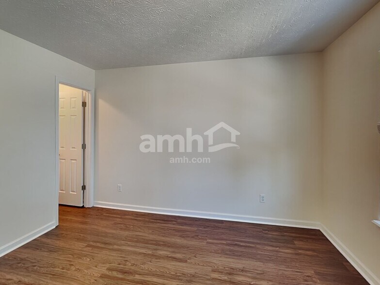 Building Photo - 643 Daniel Ct