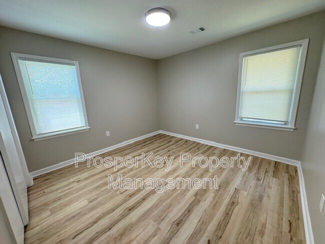 Building Photo - 5613 Pollman St