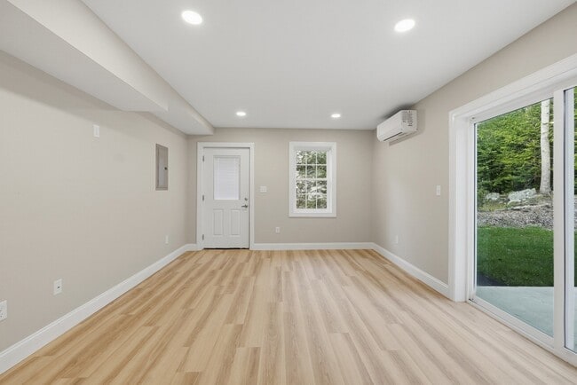 Building Photo - 104 Hilltop Dr