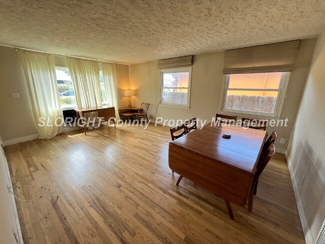 Building Photo - AVAILABLE OCTOBER- Charming Shell Beach Home - 2 Bed / 1 Bath