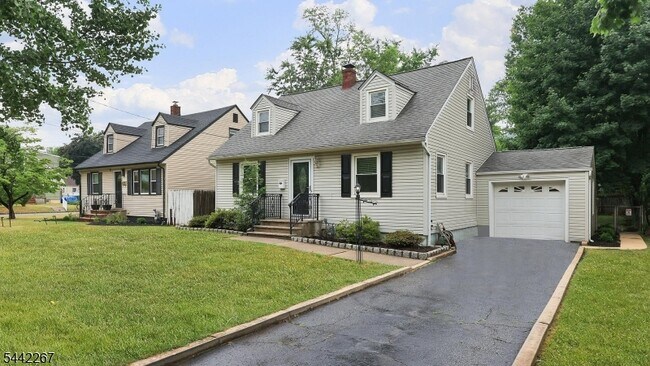 Building Photo - 1751 Mountain Ave