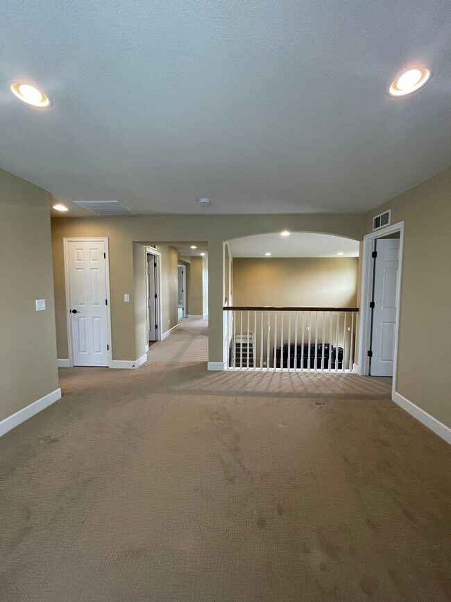 Building Photo - Sprawling Two-Story Home in SE Ft. Collins