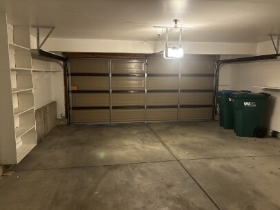 Building Photo - Beautiful Townhomes