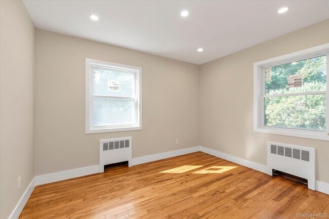 Building Photo - 10 Stratton Dr