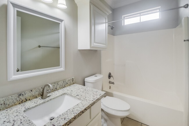 Building Photo - 15033 S White Swan Dr