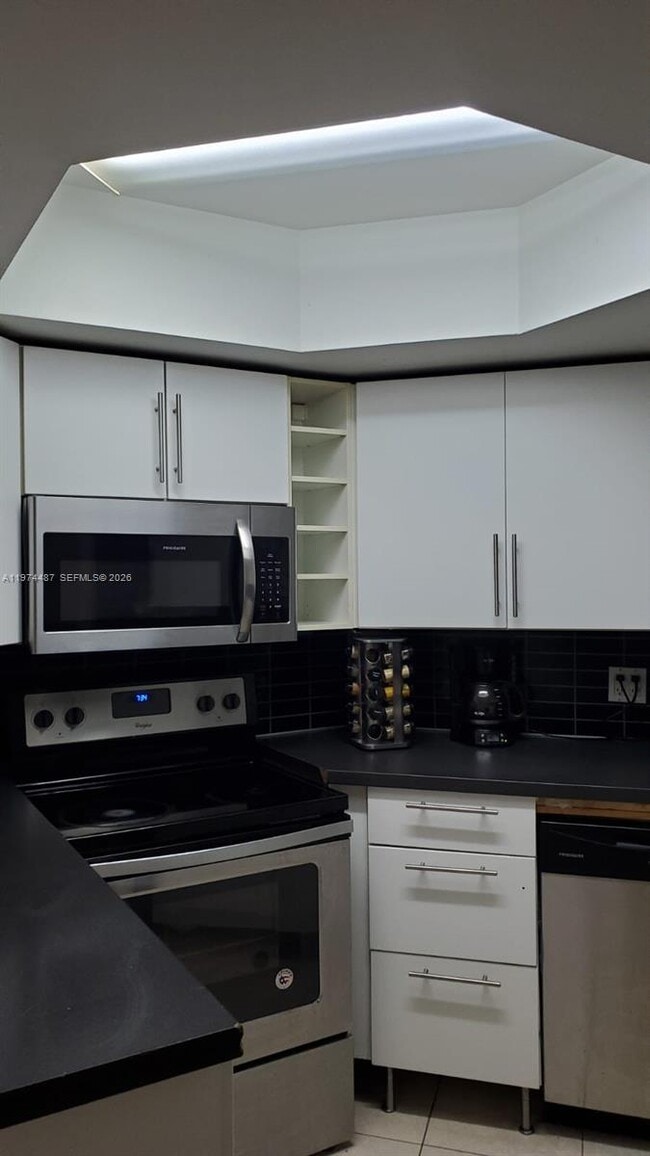 Building Photo - 8373 Lake Dr