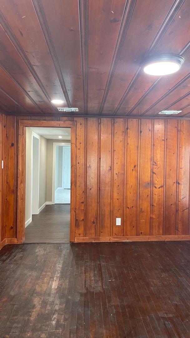 Building Photo - 3 Bed, 1 Bath House