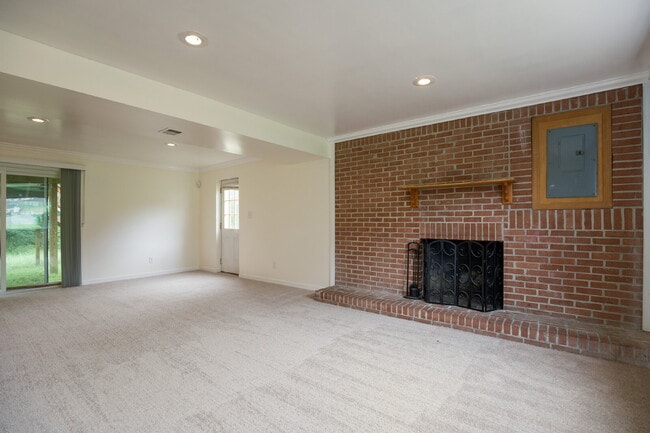 Building Photo - 2411 Old Gate Ct