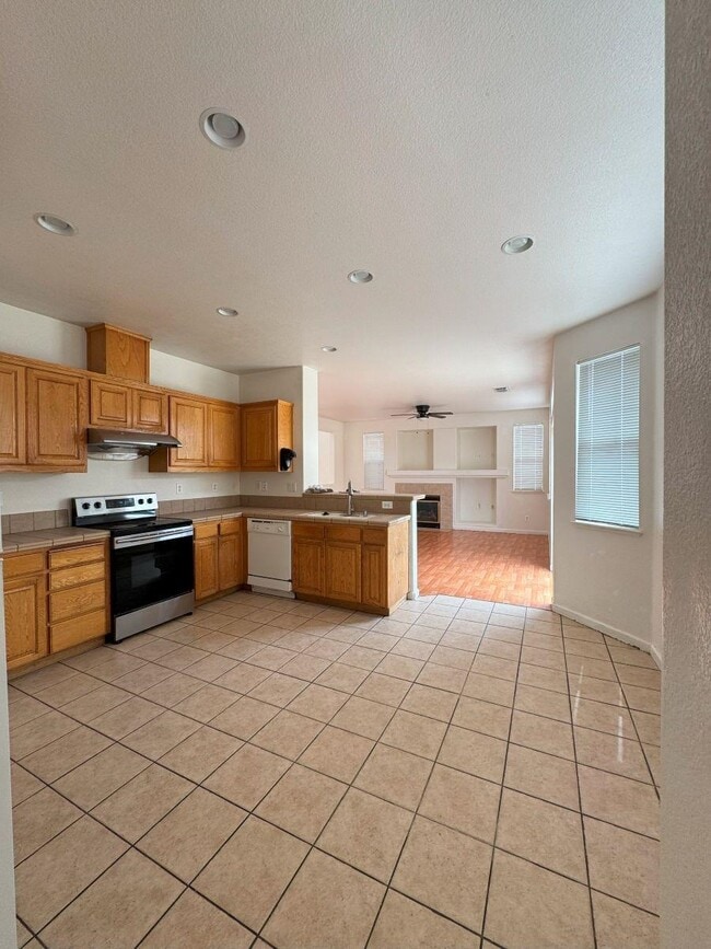 Building Photo - 645 Rockspray Cir