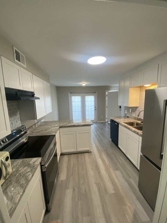 Building Photo - 992 Park Meadow Dr