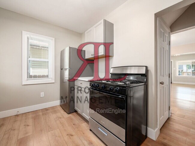 Building Photo - 439 Eldridge Ave