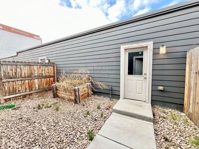 Building Photo - 4411 E Jewell Ave