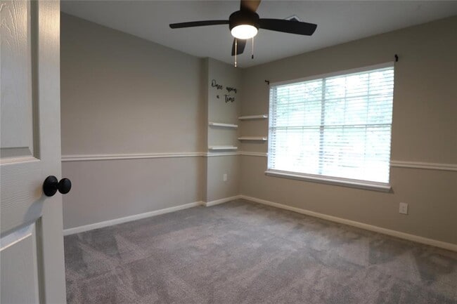 Building Photo - 21631 Live Oaks Spring Dr