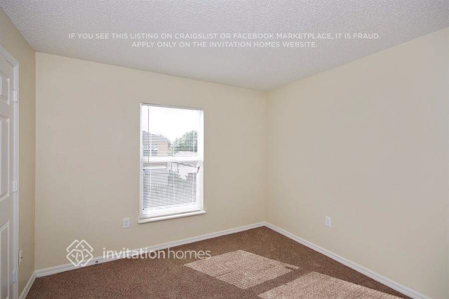 Building Photo - 6702 Lorain St