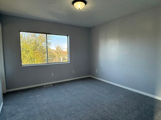 Building Photo - 4072 W 3670 S