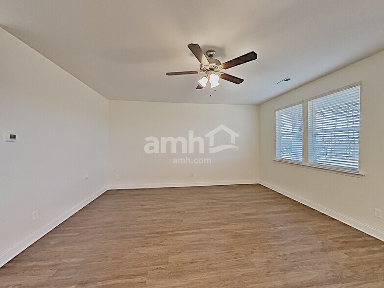 Building Photo - 214 Argea Dr
