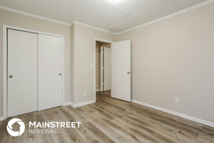 Building Photo - 4225 N Jackson Ave