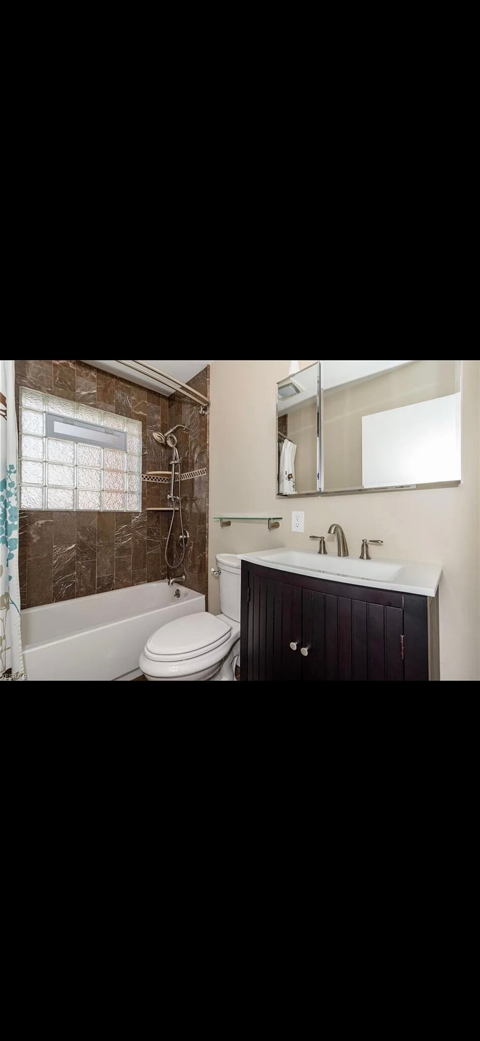 Building Photo - 5862 W 130th St