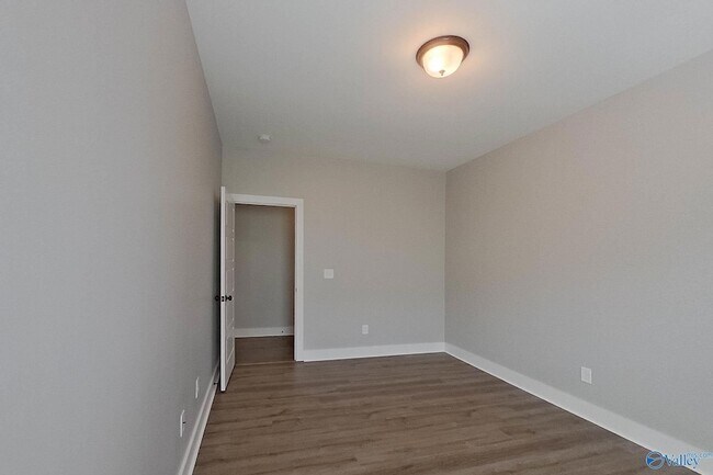 Building Photo - 111 Bates Ln