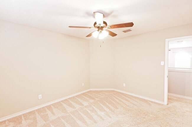 Building Photo - Allen 4 Bedroom available Short Term