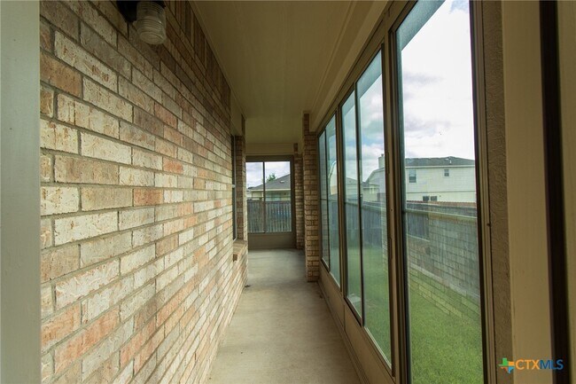 Building Photo - 2203 Love Rd