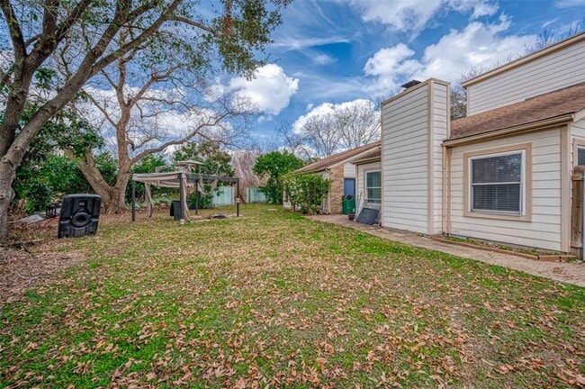 Building Photo - 13850 Walnut Hollow Ln
