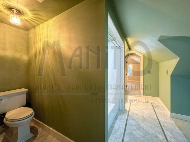 Building Photo - **COMING SOON** South Hill Swank