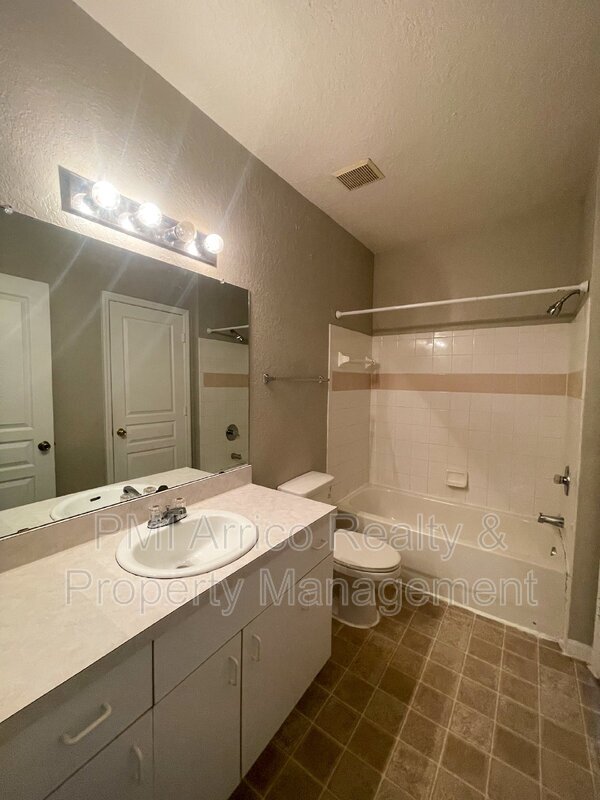 Building Photo - 17112 Carrington Park Dr