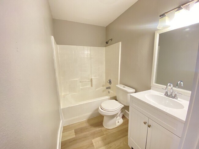 Building Photo - Charming 4-bedroom, 2-bathroom home in Fort Worth, TX!