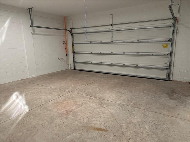Building Photo - 9828 Walkway Dr