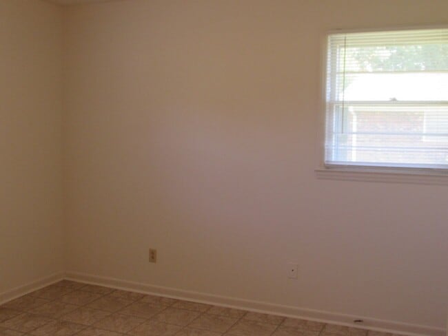 Building Photo - 6016 Pleasant Grove Rd