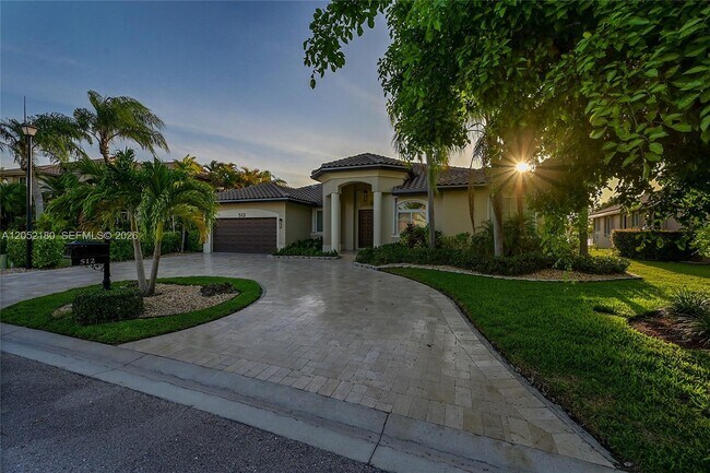 Building Photo - 512 NW 120th Dr